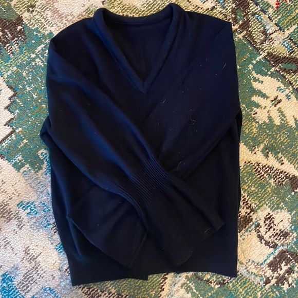 Navy cashmere v neck sweater - Picture 1 of 5